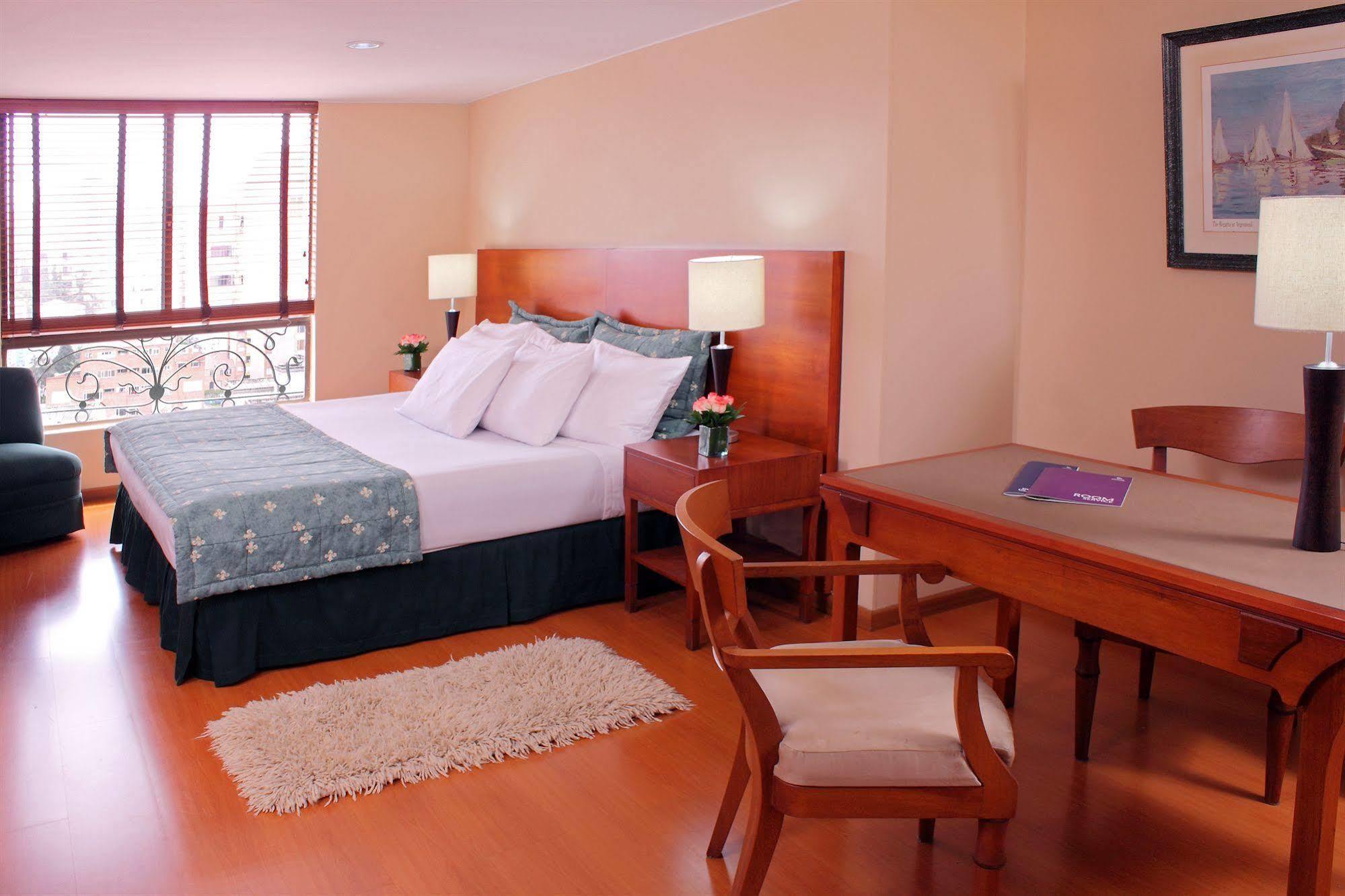 Hotel Estelar Suites Jones ボゴタ 部屋 写真