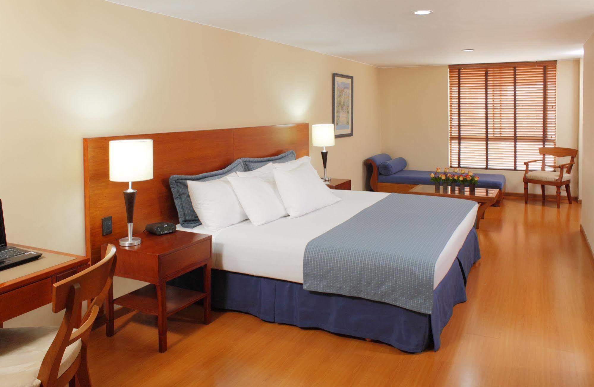 Hotel Estelar Suites Jones ボゴタ エクステリア 写真
