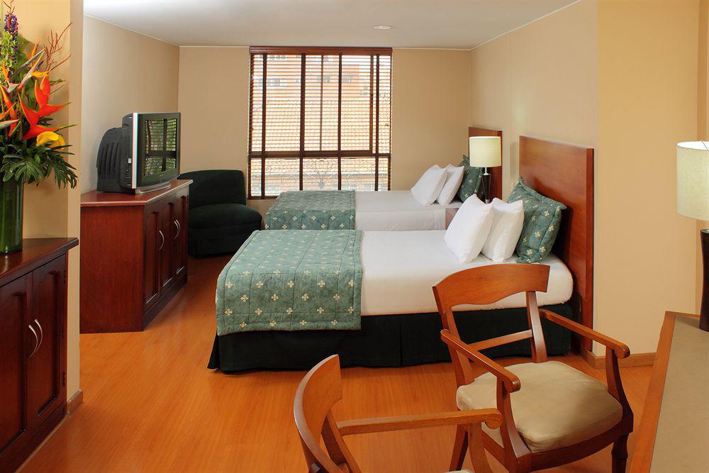Hotel Estelar Suites Jones ボゴタ 部屋 写真